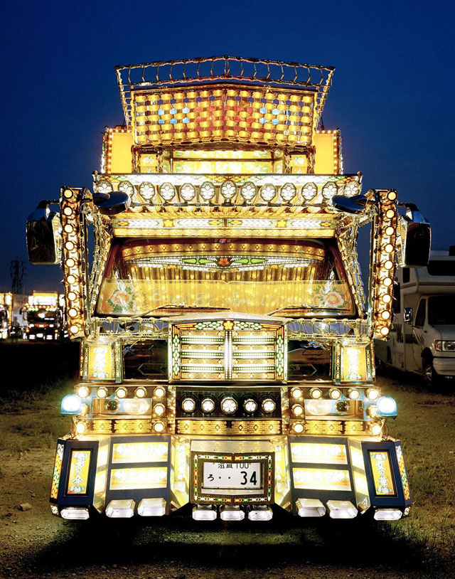 Dekotora art truck from Japan -- 