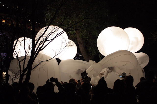 Compagnie des Quidams performs Rêve d'Herbert -- 